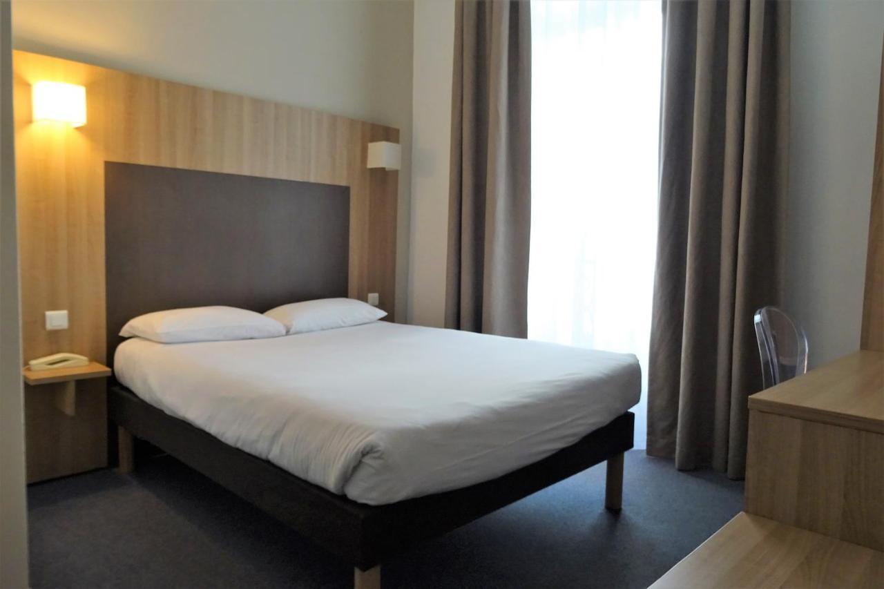 Hotel Saint-Patrick Coeur De น็องต์ ภายนอก รูปภาพ