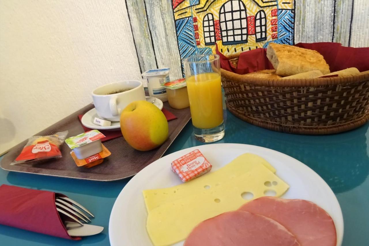 Hotel Saint-Patrick Coeur De น็องต์ ภายนอก รูปภาพ