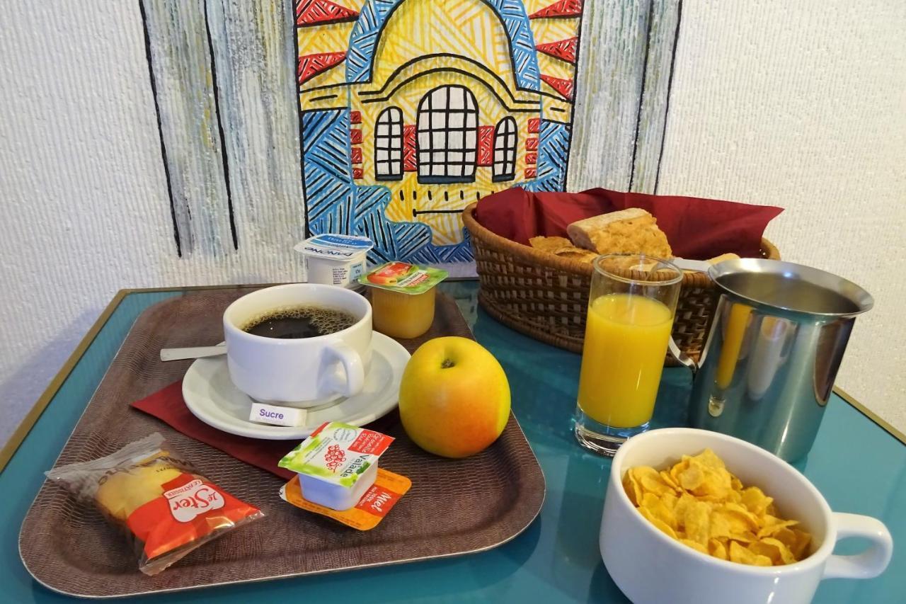 Hotel Saint-Patrick Coeur De น็องต์ ภายนอก รูปภาพ