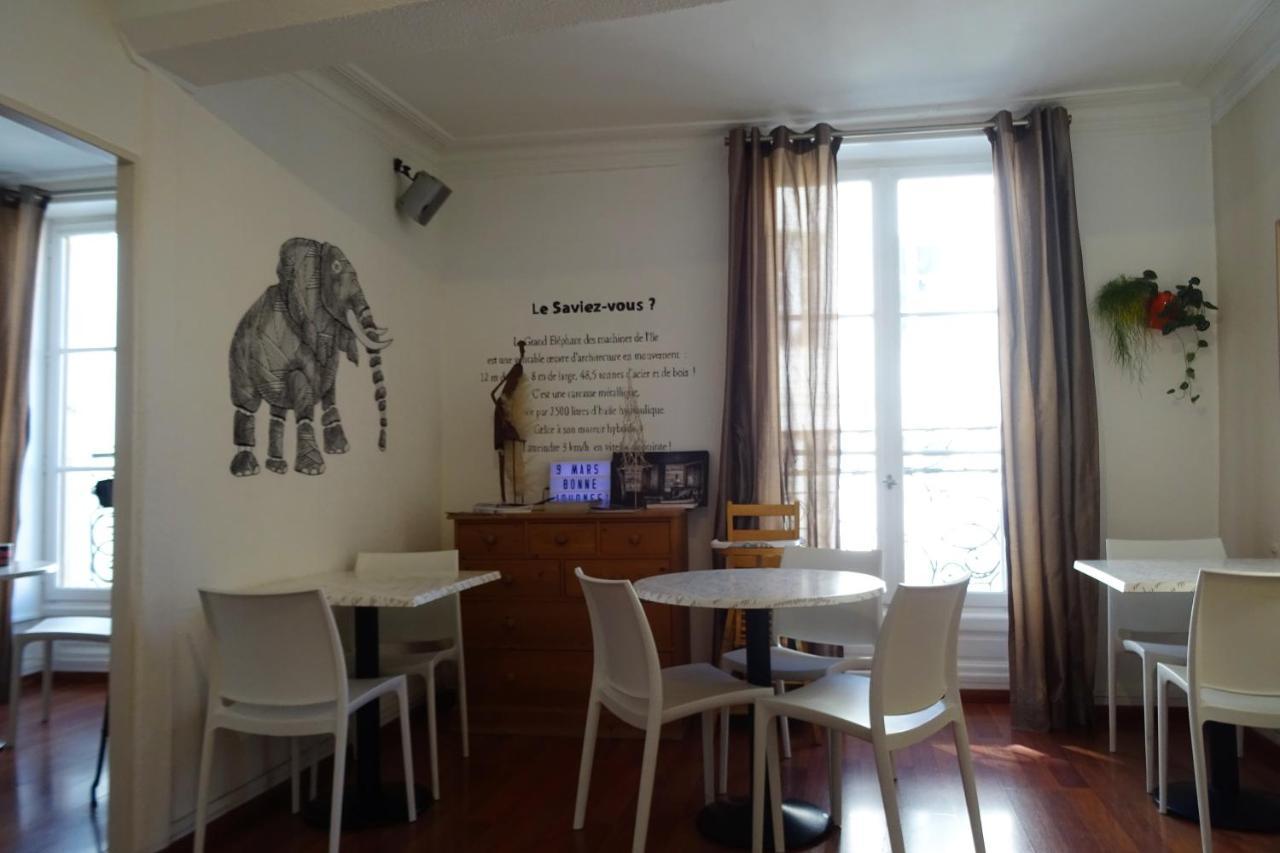 Hotel Saint-Patrick Coeur De น็องต์ ภายนอก รูปภาพ