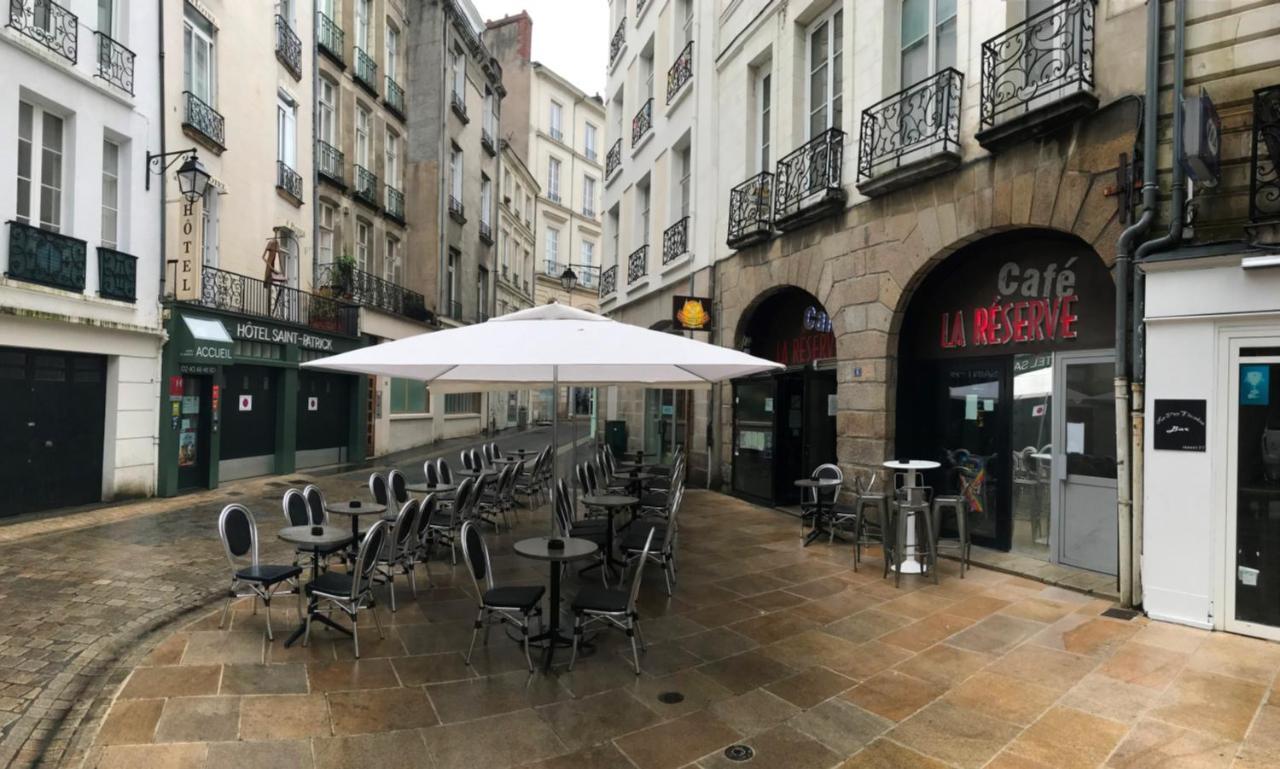 Hotel Saint-Patrick Coeur De น็องต์ ภายนอก รูปภาพ