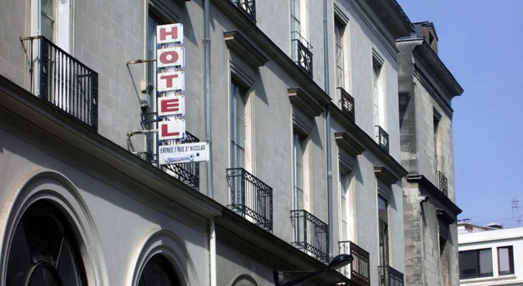 Hotel Saint-Patrick Coeur De น็องต์ ภายนอก รูปภาพ